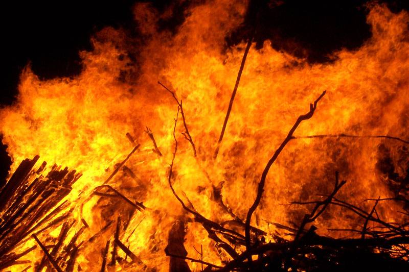 اسلام آباد:بھارتی سفارتکار کے گھر میں آگ بھڑک اٹھی 