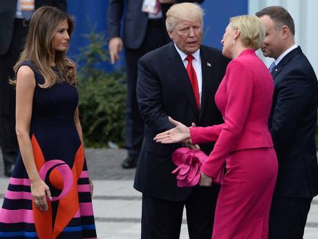 امریکی صدر کو پولینڈ میں بھی شرمندگی کا سامنا