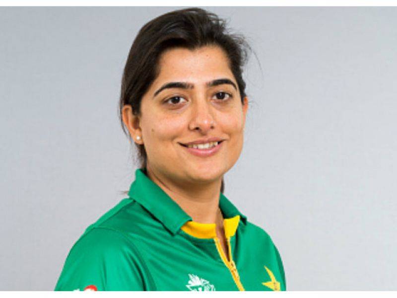 ثنا میر 100 میچز کھیلنے والی پہلی پاکستانی کھلاڑی بن گئیں