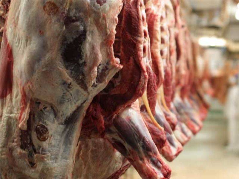 ملتان میں متعدد مذبحہ خانوں سے 5 ہزار 200 کلو مضر صحت گوشت قبضے میں لے لیا