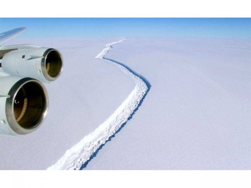 براعظم انٹارکٹکا میں ایک ارب ٹن سے بھی زیادہ وزنی برف کا پہاڑ ٹوٹ گیا 