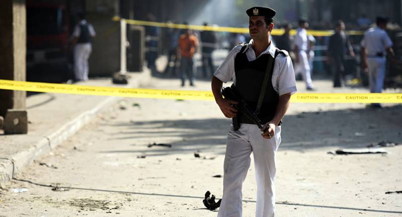 مصر میں مسلح افراد کے پولیس چوکی پر حملے کے نتیجے میں2 پولیس افسروں سمیت5 اہلکار ہلاک ہو گئے