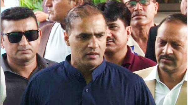 'عمران خان کو ڈر ہے سپریم کورٹ آیا تو گرفتار کر لیا جائے گا'