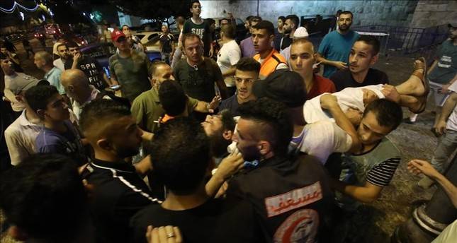 اسرائیلی پولیس کا تشدد، قبلہ اول کے خطیب سمیت 14 فلسطینی زخمی