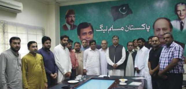 (ن) لیگی رہنماء پیرسید تنویر حسین نے ساتھیوں سمیت مسلم لیگ (ق) میں شمولیت کااعلان کر دیا