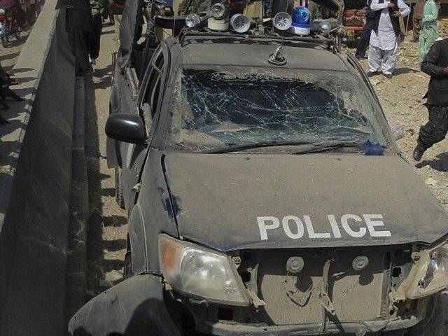 کراچی میں پولیس موبائل پر فائرنگ سے 3 پولیس اہلکار اور ایک راہگیر بچہ جاں بحق
