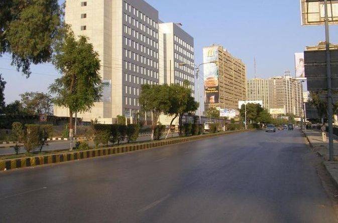 کراچی کے مختلف علاقوں میں ہلکی بارش، موسم خوش گوار ہوگیا