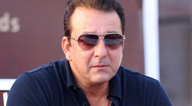 پاکستانی اداکارہ حمائمہ ملک نے بھارتی اداکار سنجے دت کیلئے پیار بھرا پیغام بھیج دیا