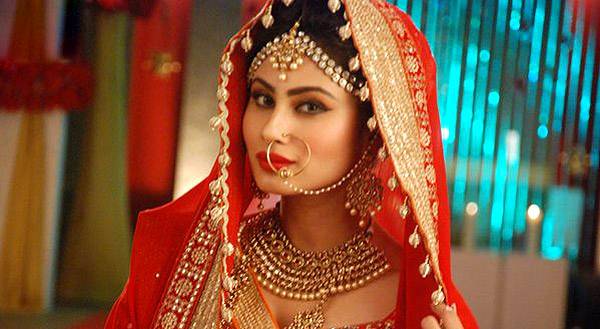 معروف اداکارہ مونی روئے اب بھارتی فلم انڈسٹری میں جلوہ گر ہونگی 