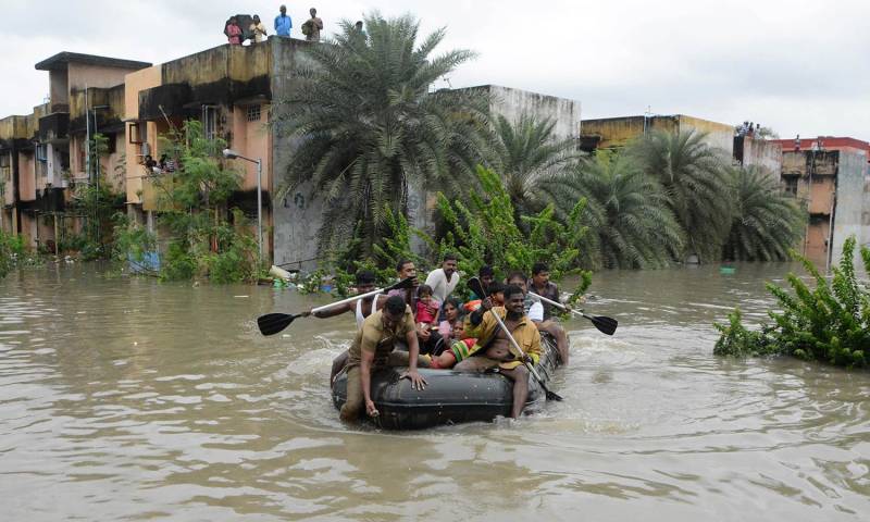 بھارت میں سیلاب سے ہلاکتوں کی تعداد 700 سے تجاوز کر گئی