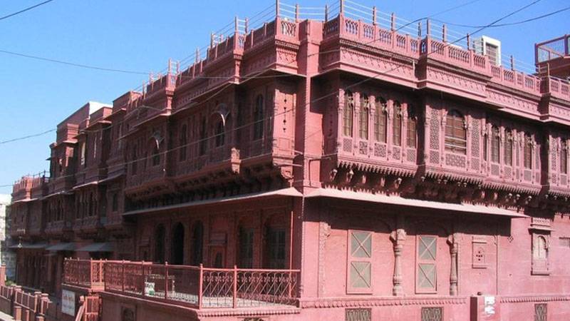  مسلم لیگ ن کے مشتعل کارکنوں کا لال حویلی پر مبینہ حملہ