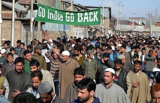مقبوضہ کشمیر میں قابض بھارتی فورسز نے مزید 6 کشمیریوں کو شہید کر دیا
