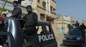 کراچی کے مختلف علاقوں میں پولیس کی کارروائیاں ،اغوار کار اور جعلی میجر سمیت 10 ملزم گرفتار