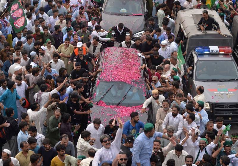 نواز شریف نے ریلی نکال کر کچھ خطرات مول لیے، امریکی اخبار کا دعویٰ
