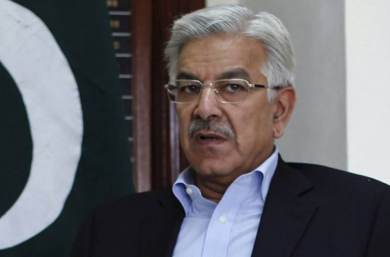 خواجہ آصف لوگوں کو گمر اہ کر رہے ہیں، حمزہ علی عباسی