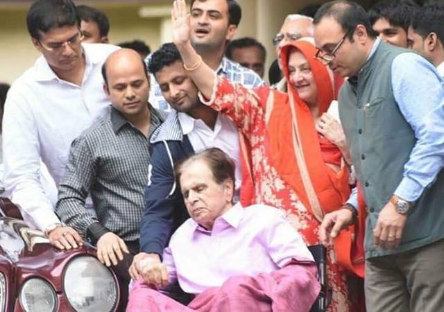 دلیپ کمار صحت یاب ہونے کے بعد گھر منتقل 