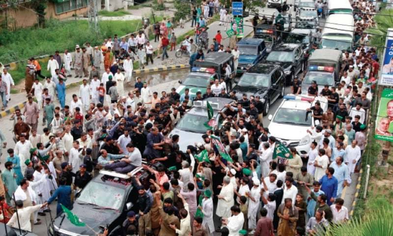 لالہ موسیٰ: نواز شریف کے قافلے میں حادثہ، 12 سالہ لڑکا جاں بحق