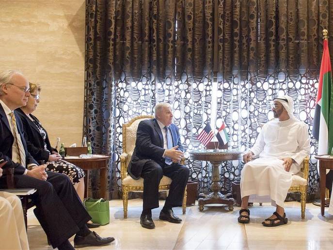 قطر کشیدگی کے حل کیلئے ابو ظبی کے ولی عہدسے امریکی ایلچیوں کی ملاقات