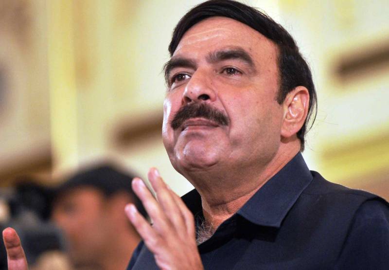 ڈاکو اور لٹیرے سڑکوں پر اداروں کو للکار رہے ہیں: شیخ رشید