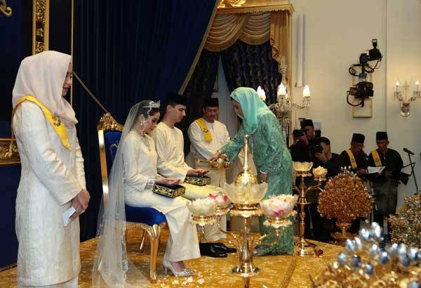 ملائیشیا کی شہزادی نے نومسلم سابق ماڈل سے شادی کرلی