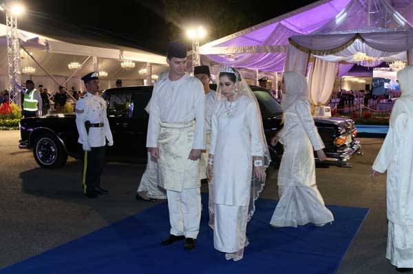 ملائیشیا کی شہزادی نے نومسلم سابق ماڈل سے شادی کرلی