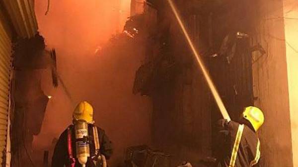 جدہ میں تین تاریخی عمارتوں میں اچانک آگ بھڑک اٹھی