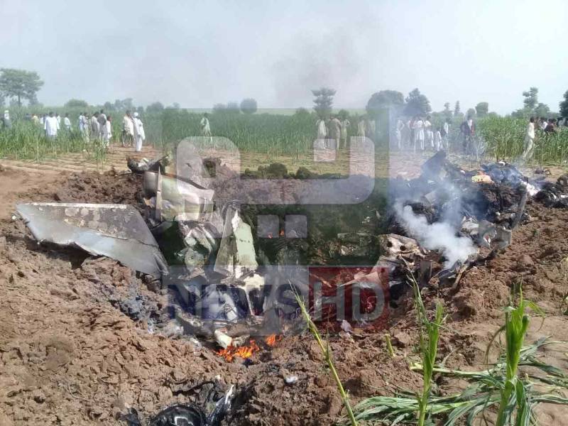 پاک فضائیہ کا طیارہ ایف سیون پی جی سرگودھا کے قریب گر کر تباہ