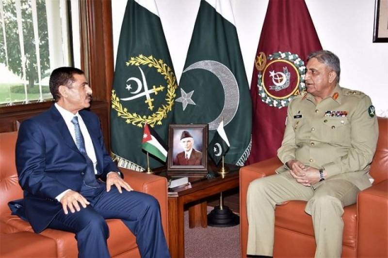 پولینڈ کی بری فوج کے کمانڈر کا جی ایچ کیو کا دورہ، آرمی چیف سے ملاقات