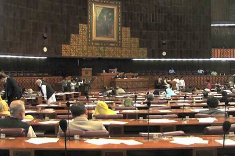 حکومت نےآئین کے آرٹیکل 62، 63 میں تبدیلی کا اعلان کردیا