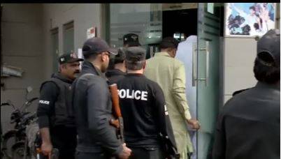 ہری پورمیں منی چینجر پر کروڑوں روپے کی ڈکیتی، ڈاکو فرار