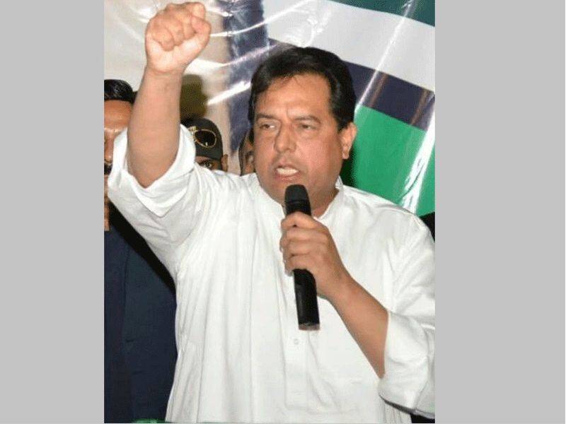 کیپٹن (ر) صفدر ہوش کھو بیٹھے، نواز شریف کو قائداعظم ثانی کہہ ڈالا