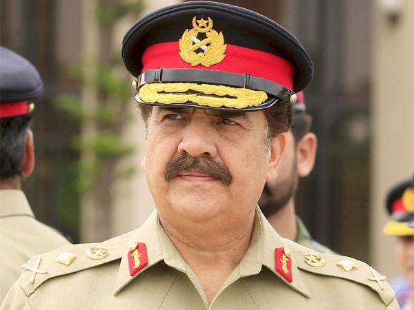 سابق آرمی چیف راحیل شریف کی عام شہری والی تصویر کے سوشل میڈیا پر چرچے