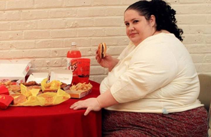 آپ کھانا چھوڑ کر وزن کم کرنا چاہتے ہیں تو آپ غلط ہیں 