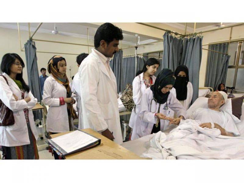 ٹرمپ پاکستانی ڈاکٹرز کے ویزے بھی رد کر نے لگے 