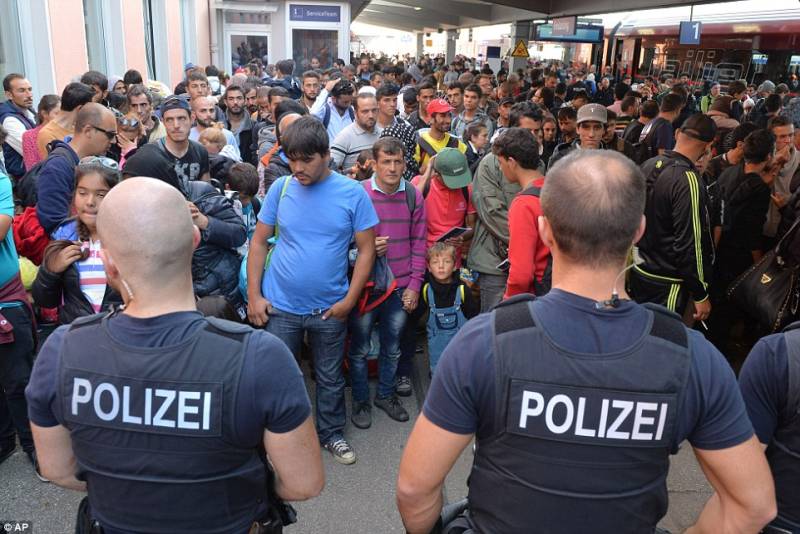 جرمن حکومت کا مہاجرین کو براہ راست ہنگری نہ بھیجنے کا فیصلہ