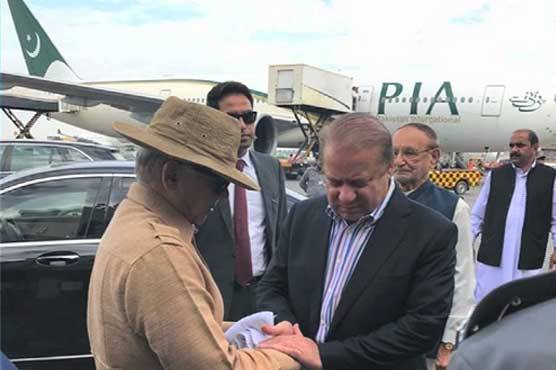 سابق وزیراعظم نواز شریف لاہور ایئر پورٹ سے لندن روانہ ہو گئے