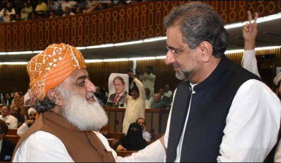 فضل الرحمان کو وفاقی وزیر کا درجہ مل گیا