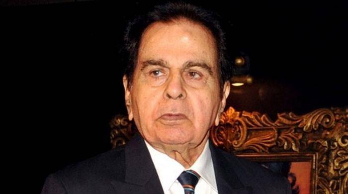 عدالت کا دلیپ کمار کو 20 کروڑ اداکرنے کا حکم 