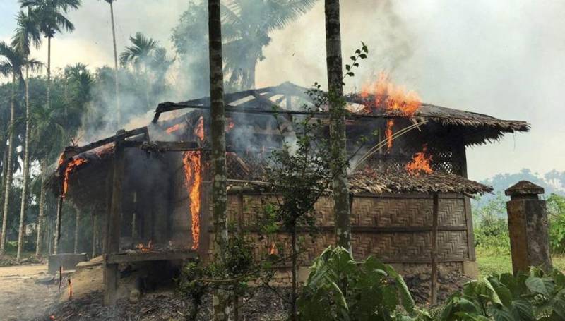 بدھ بھکشوں نے میانمار میں مزید آٹھ دیہاتوں کو آگ لگا دی