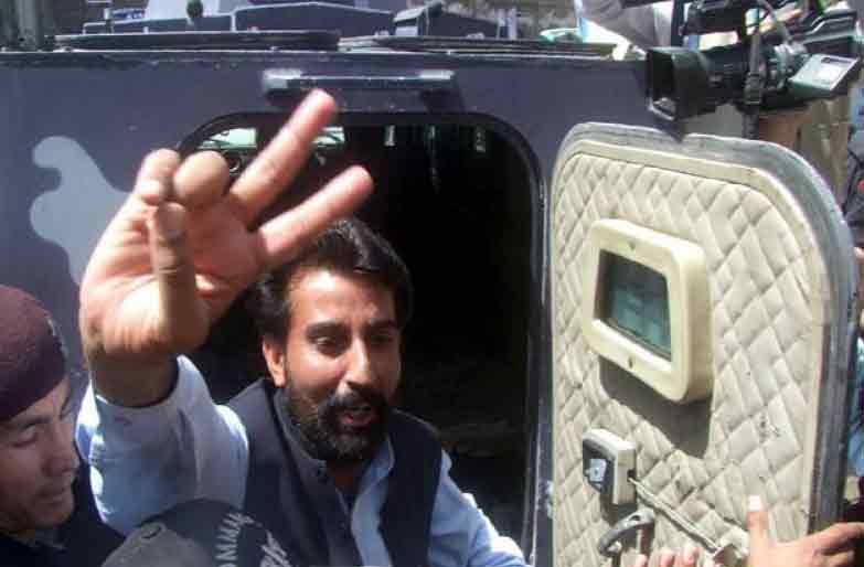 گرفتاری کا ڈر، پیپلز پارٹی رہنما علی مدد جتک عدالت سے فرار