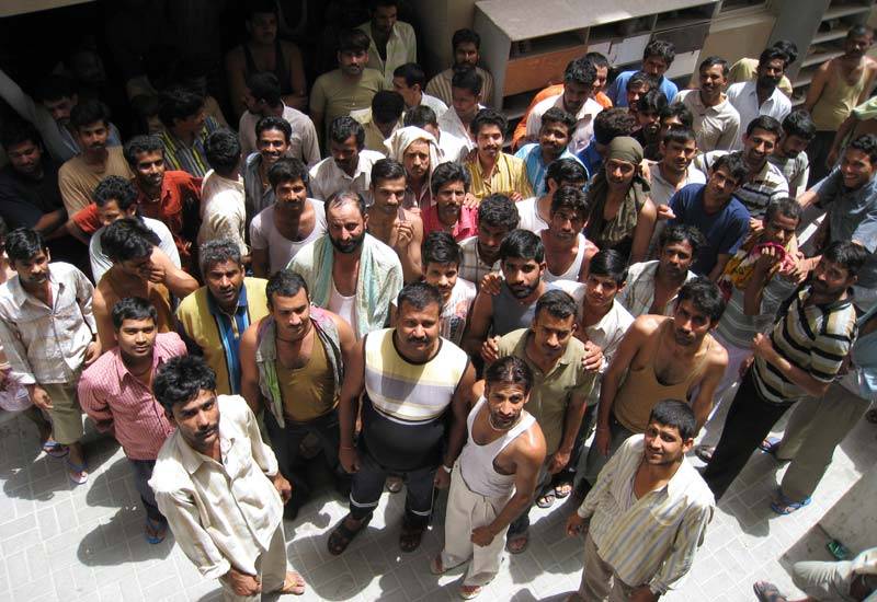کویت نے غیر ملکی ملازمین کم کرنیکا فیصلہ کر لیا