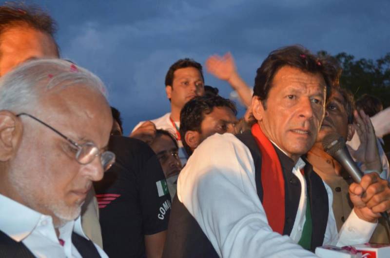 نواز شریف کے بعد اب زرداری کو بھی جیل بھجوائیں گے: عمران خان