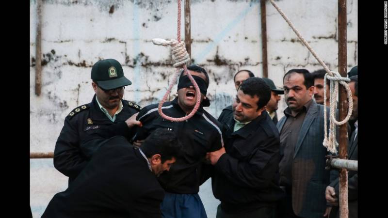 سات سالہ بچی سے زیادتی کرنے والے کو ایران میں عبرت کا نشان بنا دیا گیا