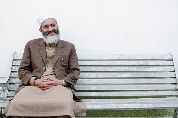 جمہوریت مضبوط ہونے کی بجائے کمزور ہو رہی ہے : سراج الحق 