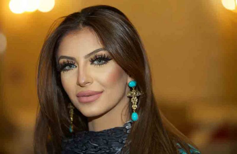 فریال نے غلط رویے کا اعتراف کرتے ہوئے عامر کے والدین سے معافی مانگ لی