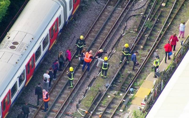 لندن ریلوے اسٹیشن پر حملے میں ملوث 18 سالہ لڑکے پر فرد جرم عائد کر دی گئی