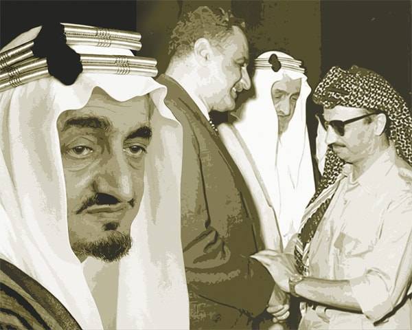 سعودی عرب میں شاہ فیصل مرحوم کی خلائی مخلوق کے ساتھ تصویر پر ہنگامہ مچ گیا