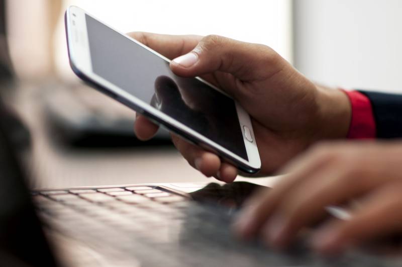 موبائل فونز کی درآمدات میں 2 ماہ کے دوران 40 فیصد اضافہ 