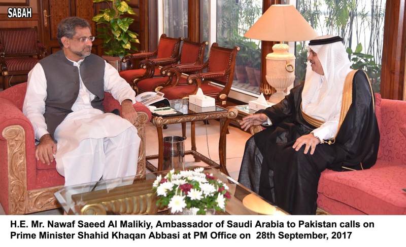 وزیر اعظم شاہد خاقان عباسی سے سعودی سفیر نواف سعید المالکی کی ملاقات 