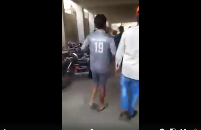 احمد شہزاد نے تعیش میں آکر مداح کا موبائل فون ہی توڑ ڈالا